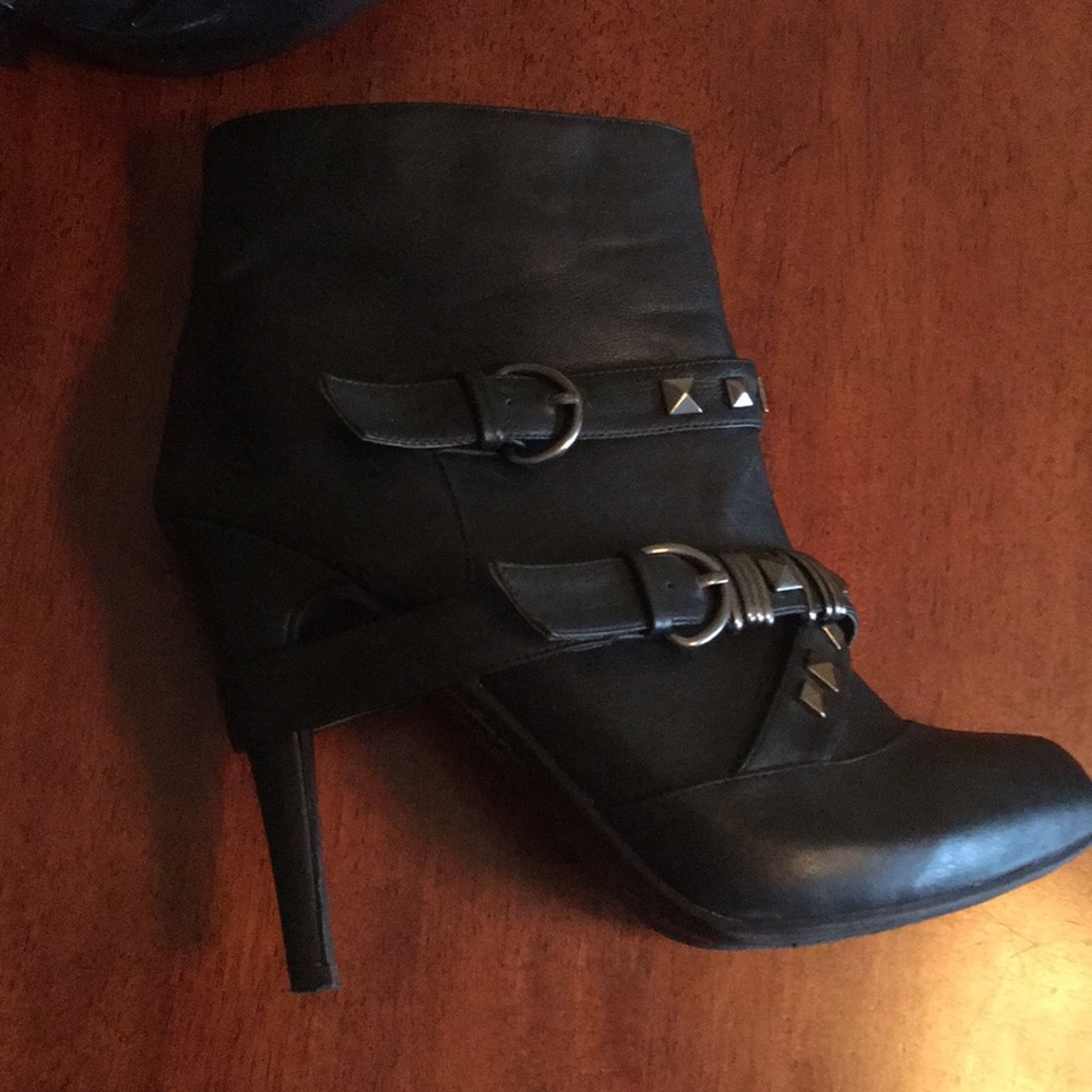 Kardashian Collection Booties size 8.5.